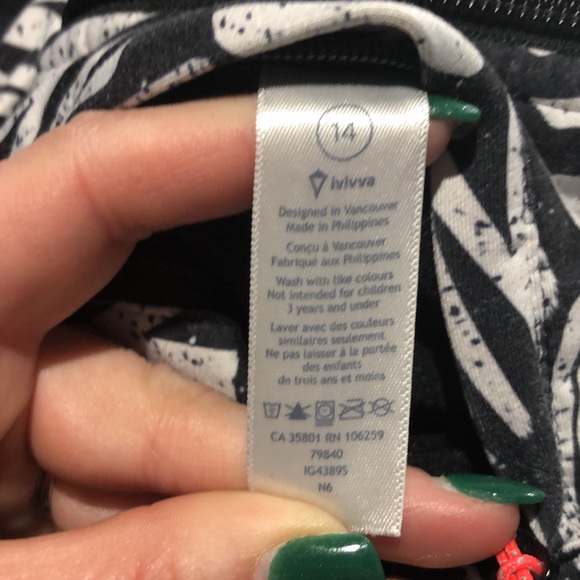 Ivivva Lululemon black and white reversible jacket size 14 - Picture 16 of 16